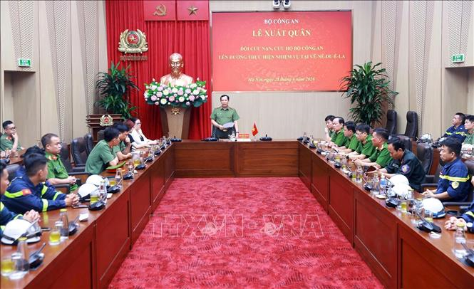 Đội cứu nạn, cứu hộ của Bộ Công an xuất quân lên đường làm nhiệm vụ tại Venezuela